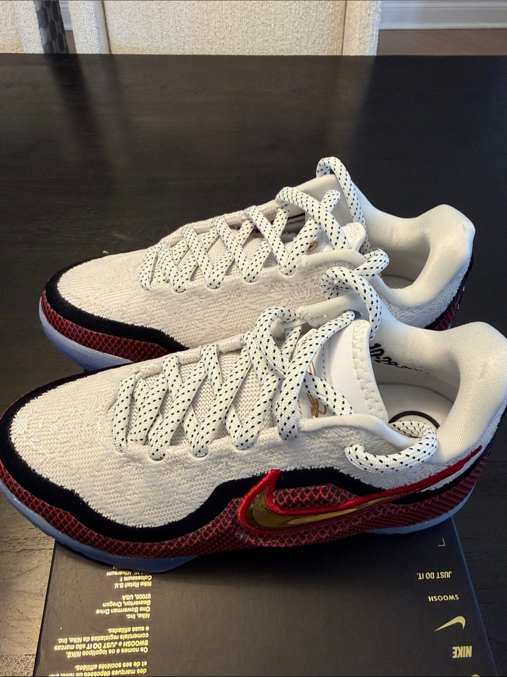 Nike LeBron White and Red Low-Top Sneakers boys size 4 - box no lid - Picture 4 of 11